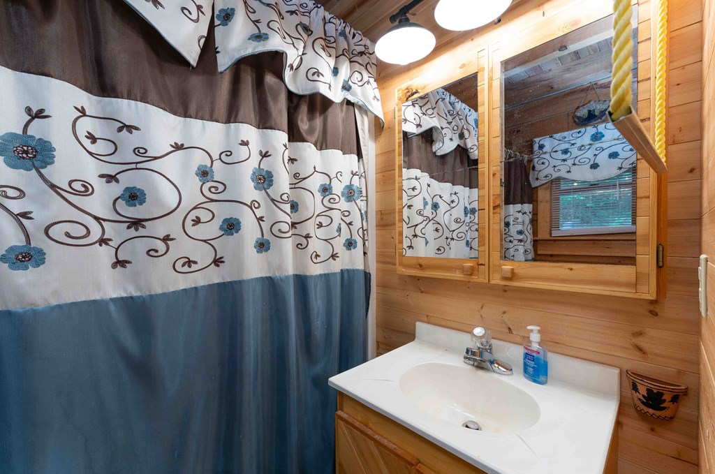 416247 Hayesville Residential