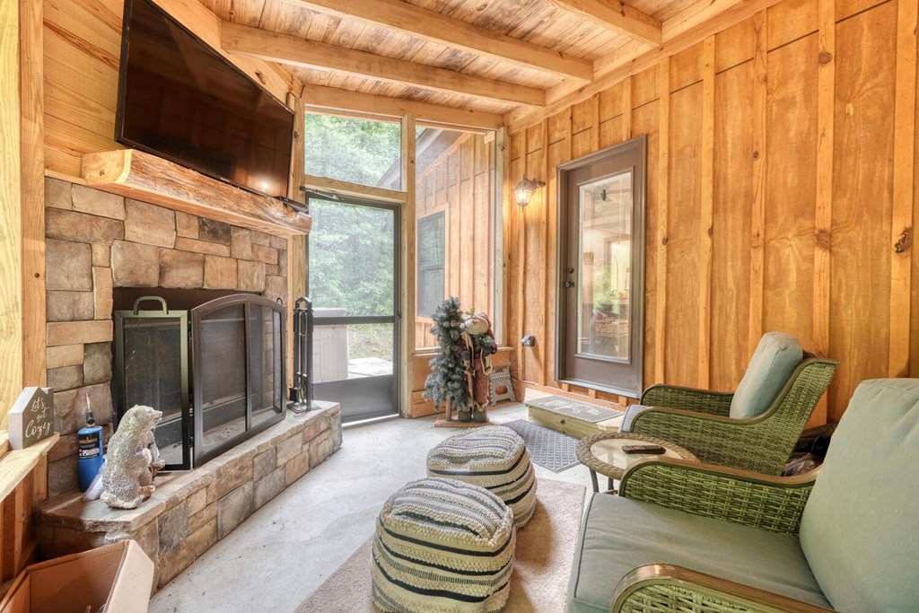 416250 Hiawassee Residential