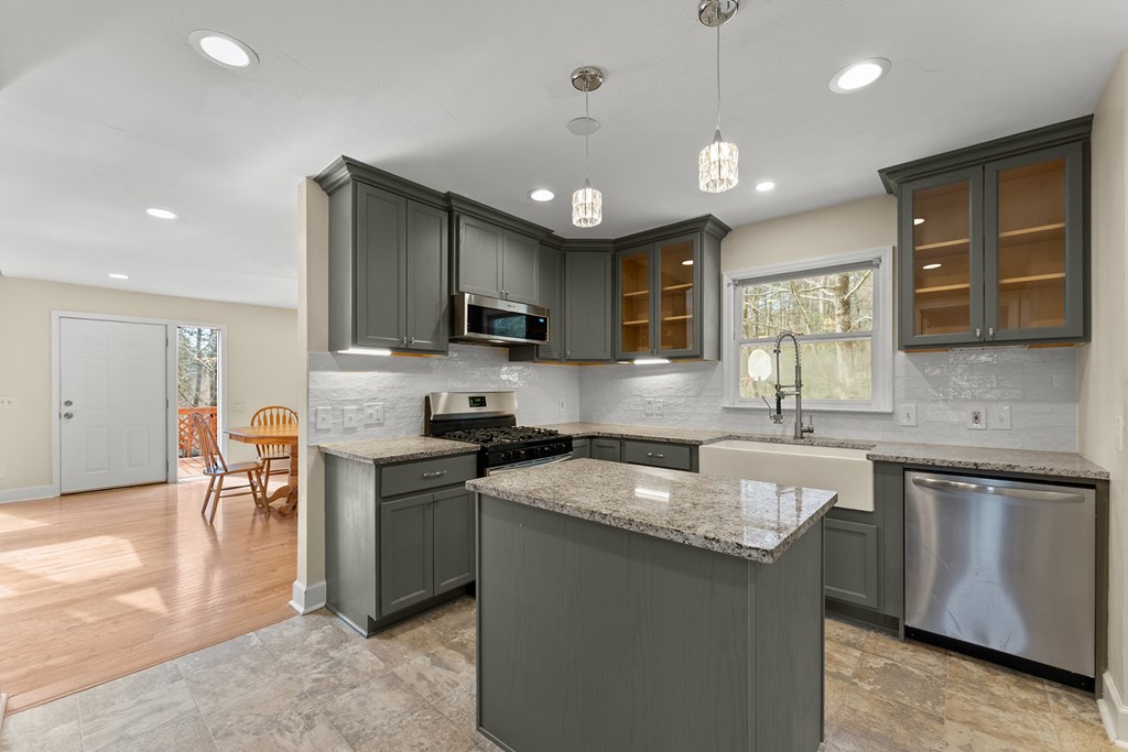 416253 Cleveland Residential