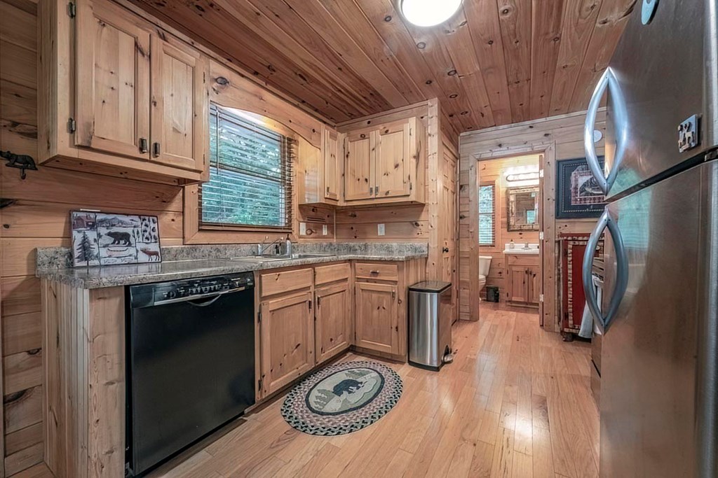 416304 Blue Ridge Residential