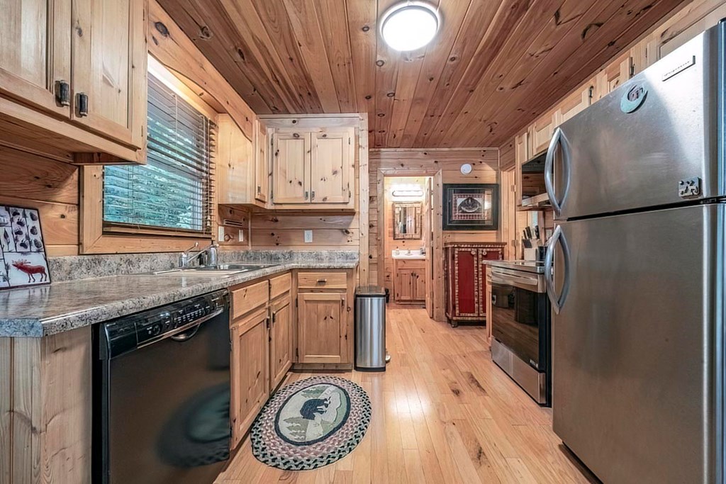 416304 Blue Ridge Residential