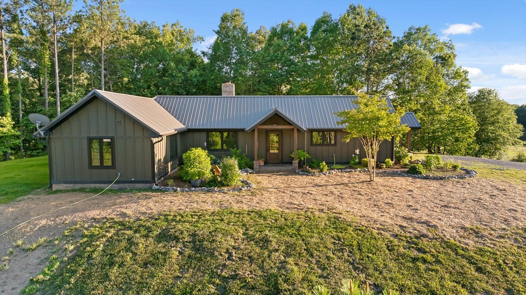 416313 Chatsworth Residential