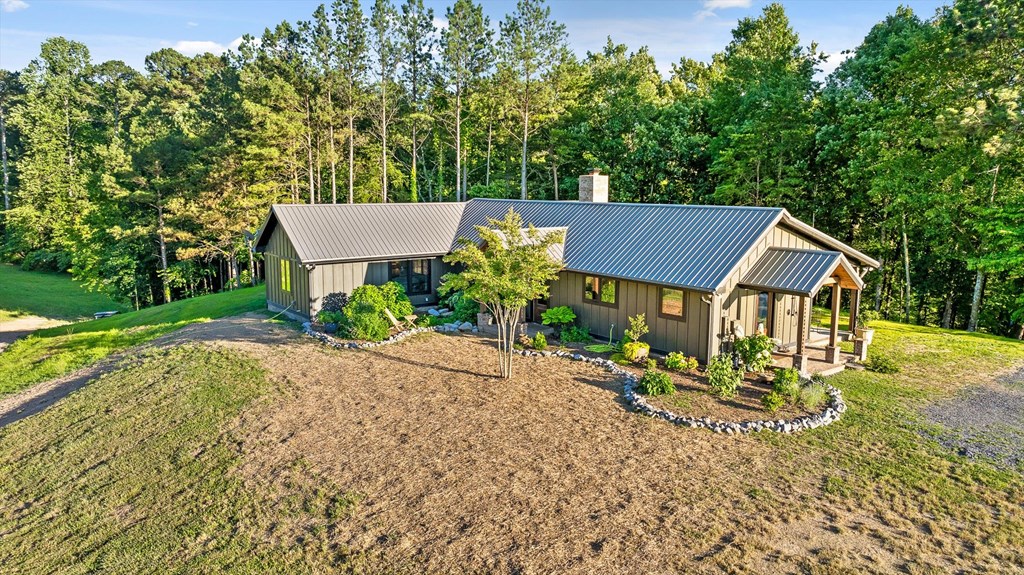 416313 Chatsworth Residential