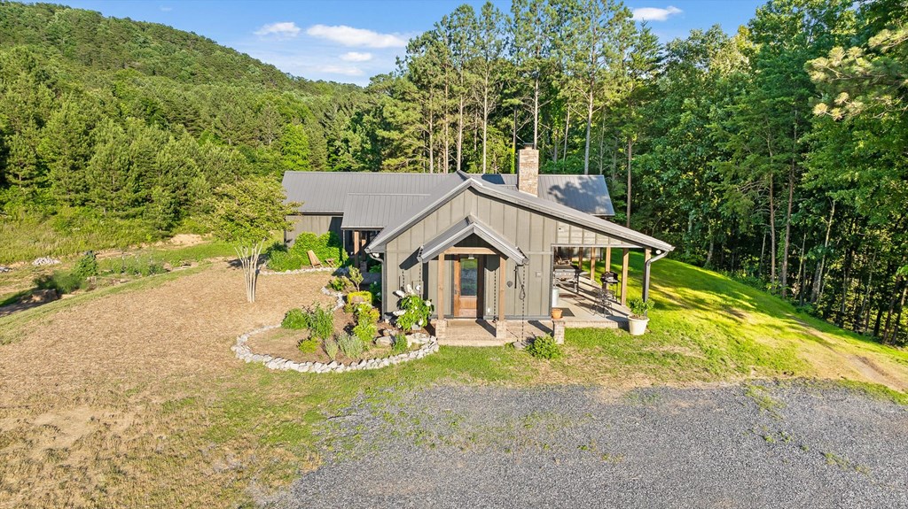 416313 Chatsworth Residential
