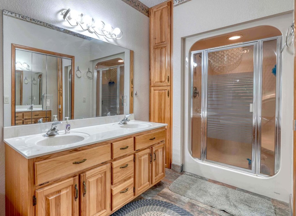 416323 Hayesville Residential