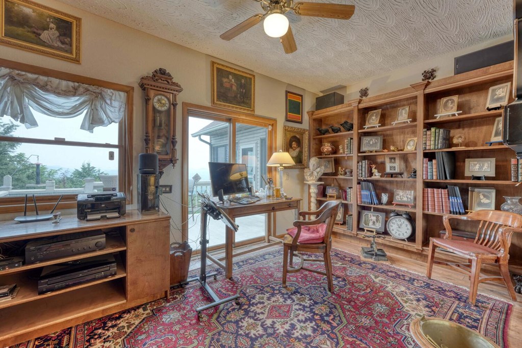 416323 Hayesville Residential