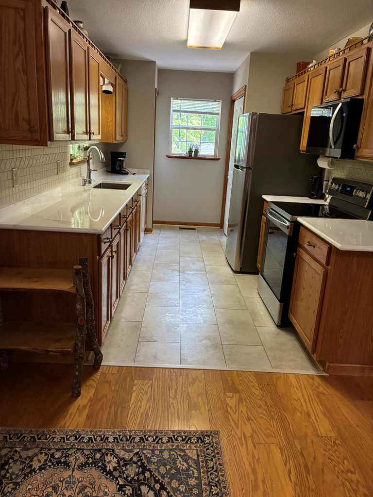416328 Young Harris Residential