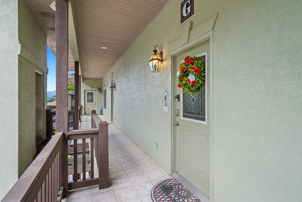 416334 Young Harris Condominium