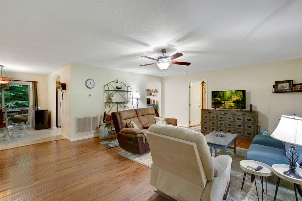 416364 Hayesville Residential