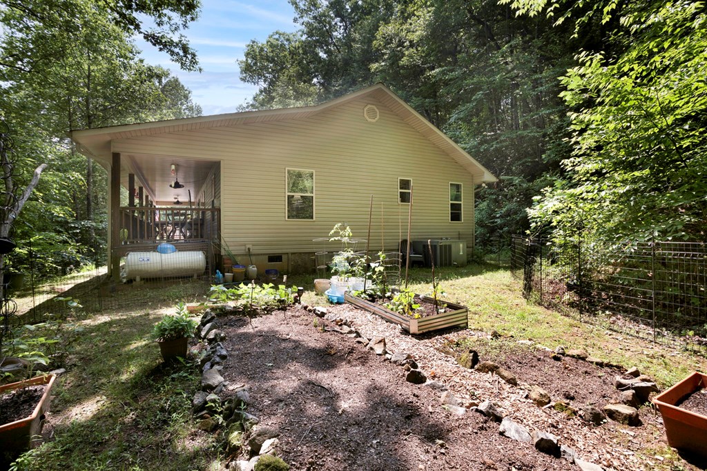 416364 Hayesville Residential