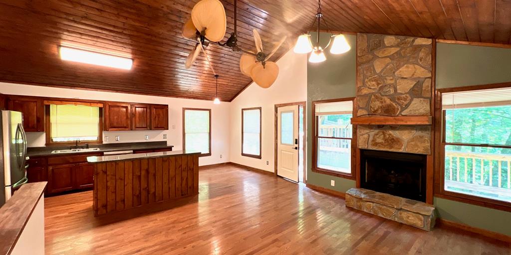 416369 Murphy Residential