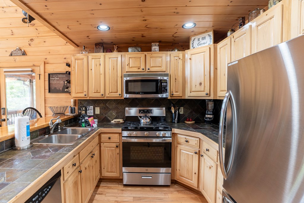 416402 Blairsville Residential