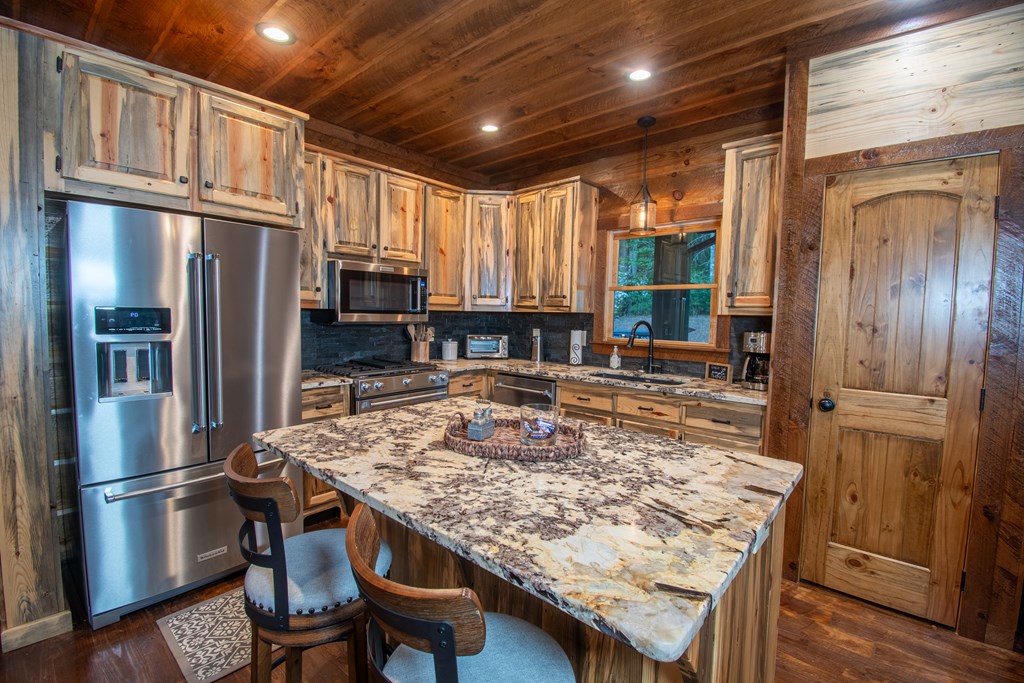 416406 Morganton Residential