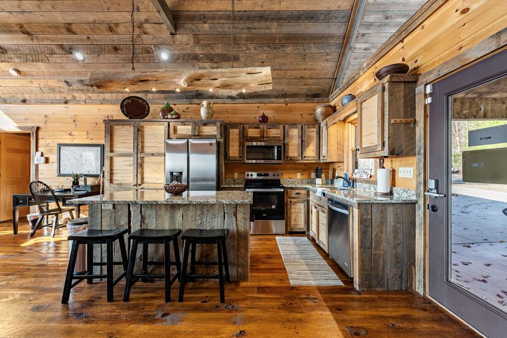 416413 Mineral Bluff Residential