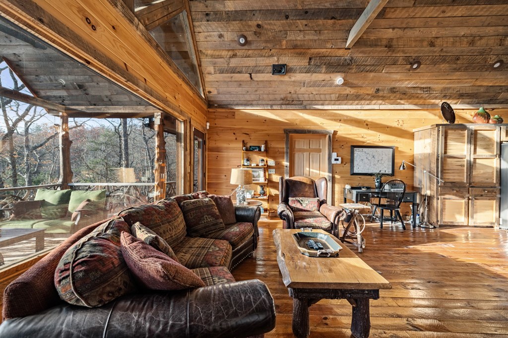 416413 Mineral Bluff Residential