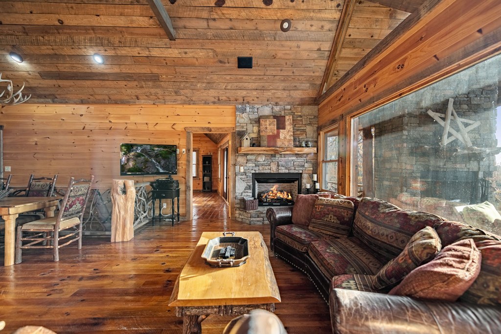 416413 Mineral Bluff Residential