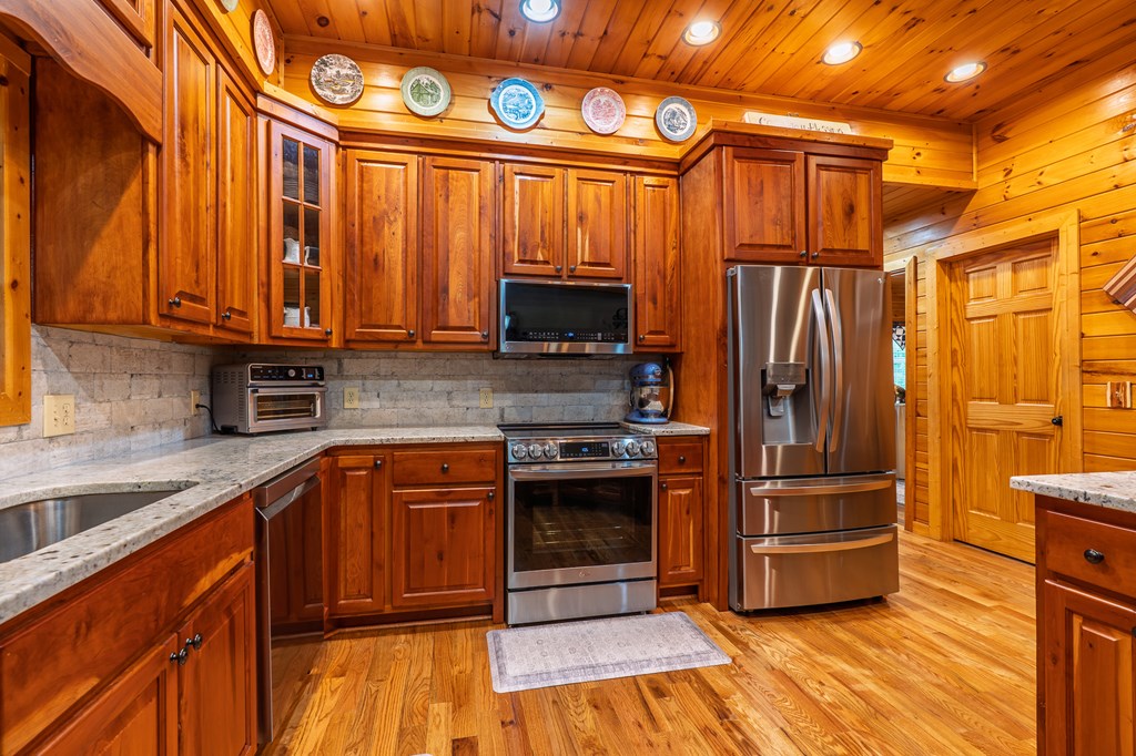416423 Morganton Residential