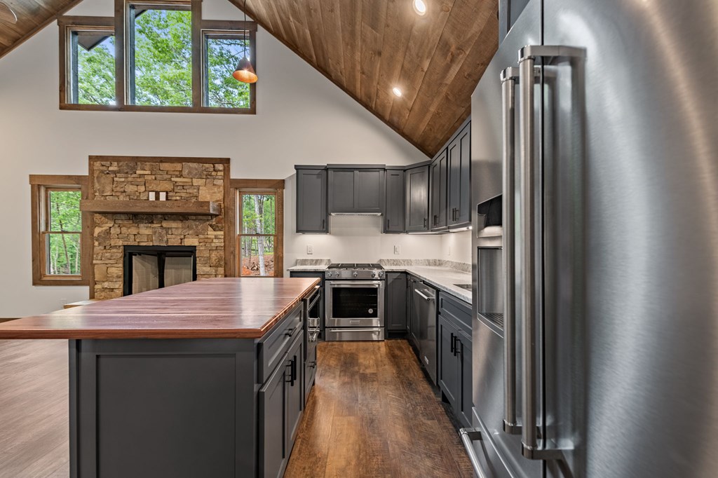 416424 Blue Ridge Residential