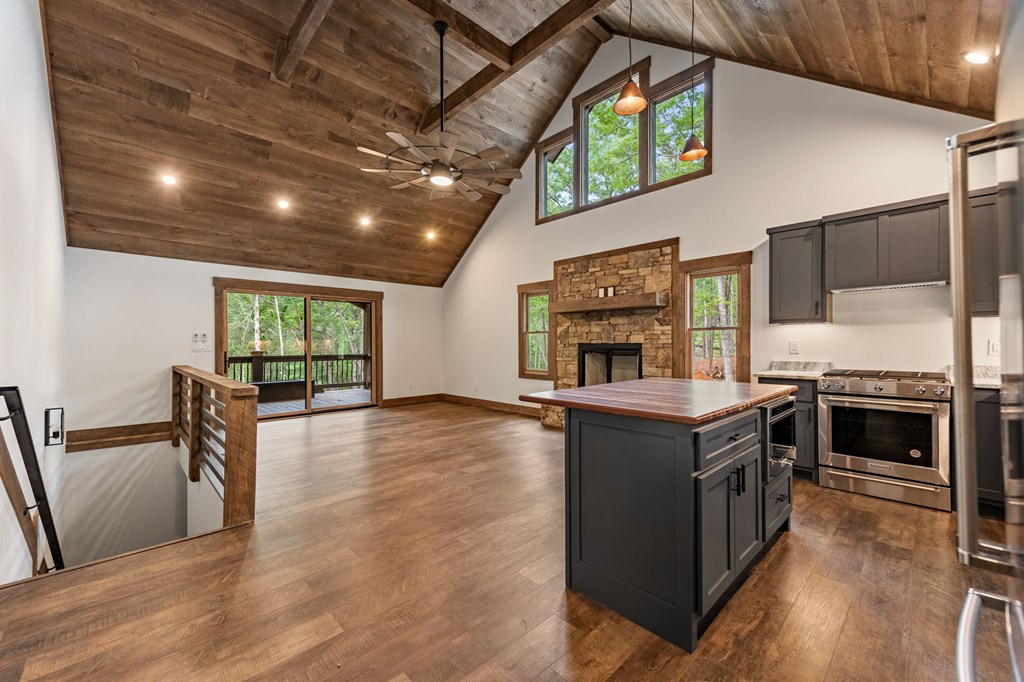 416424 Blue Ridge Residential