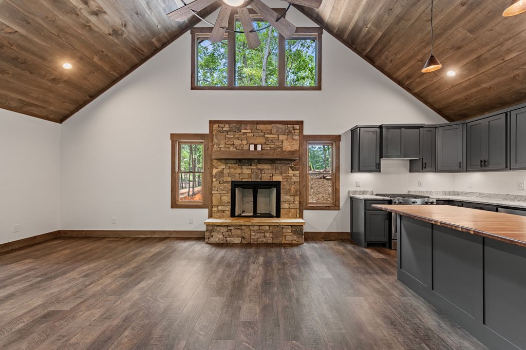 416424 Blue Ridge Residential