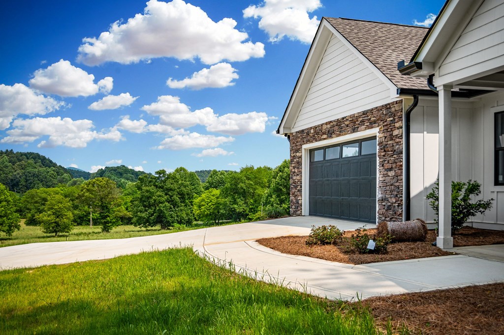 416425 Morganton Residential