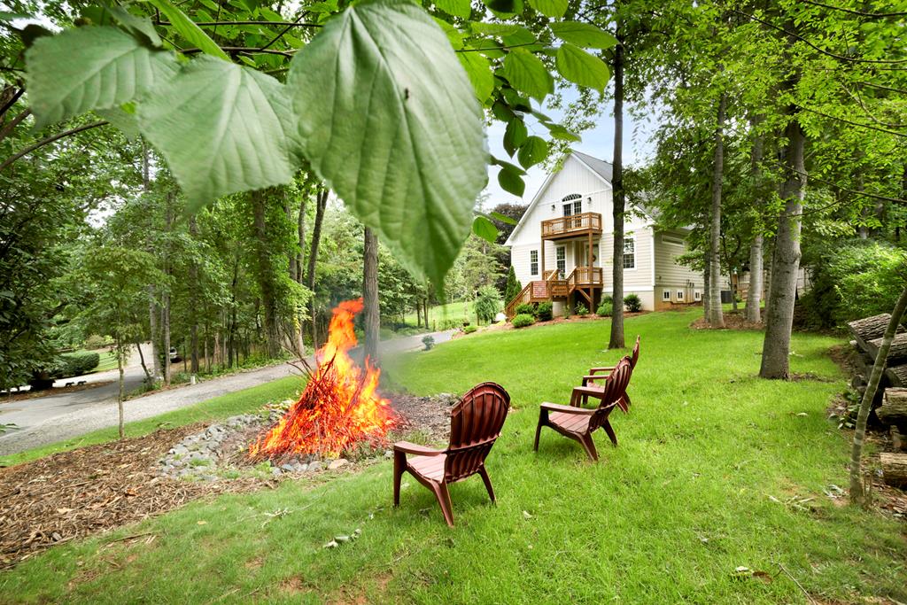 416469 Hayesville 