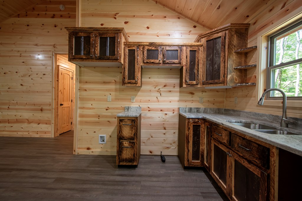 416490 Murphy Residential