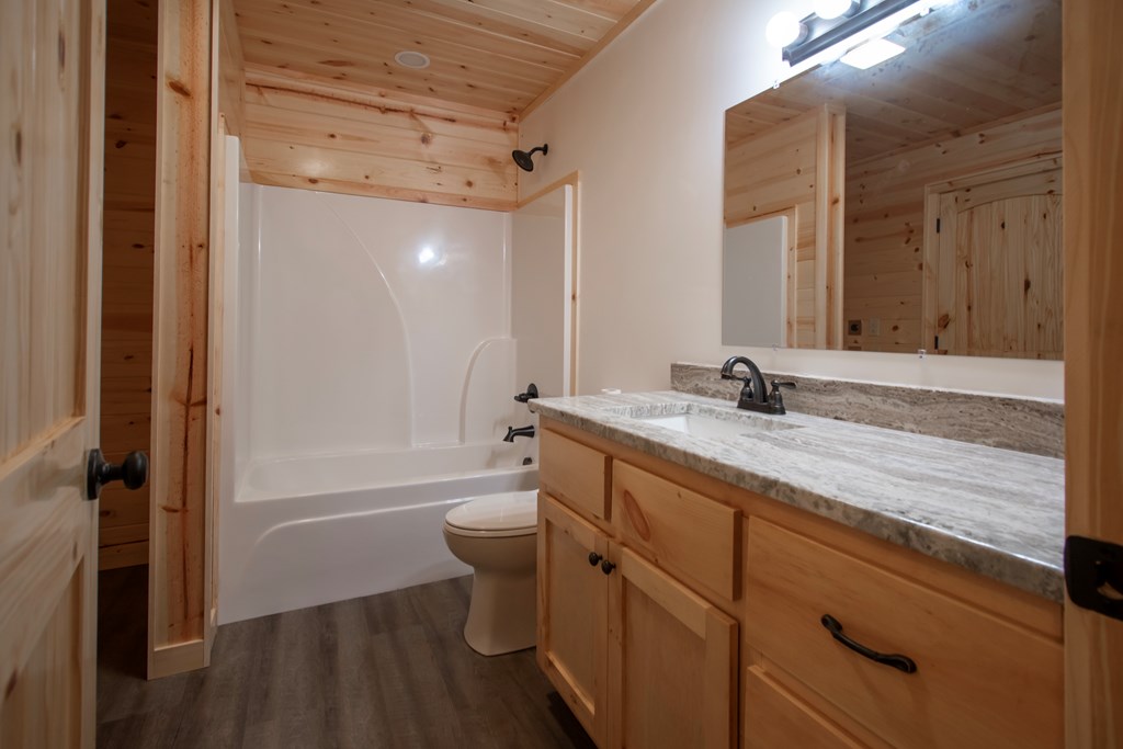 416490 Murphy Residential