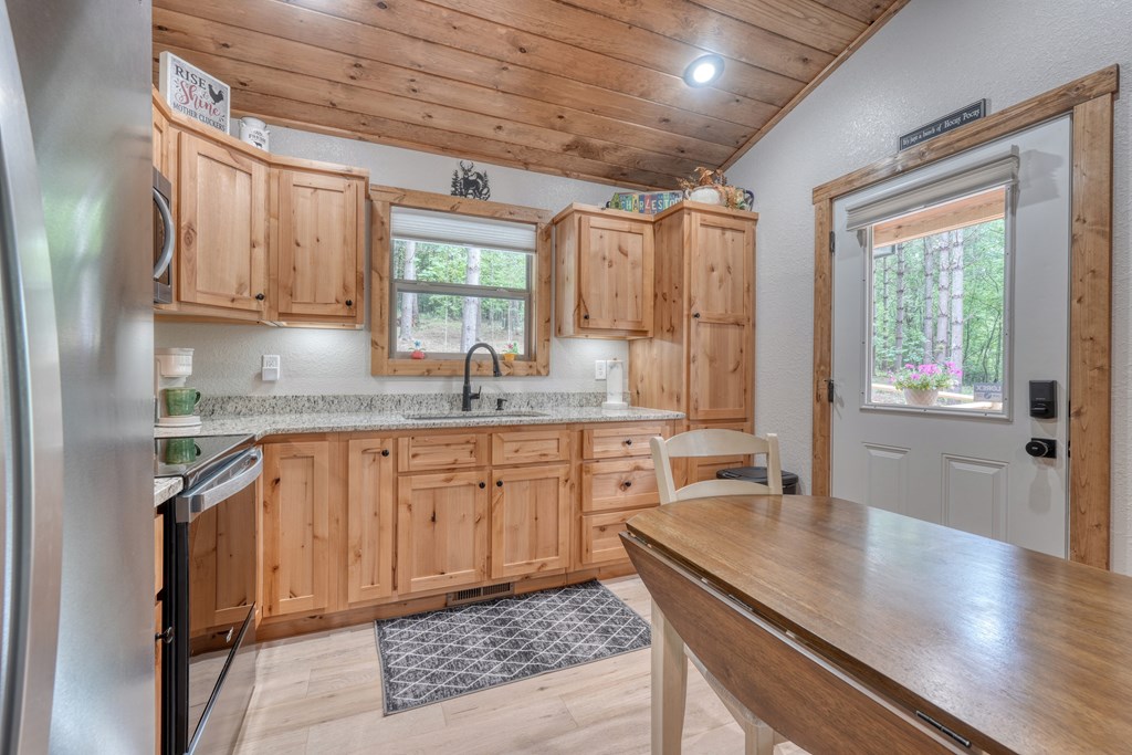 416516 Hayesville Residential