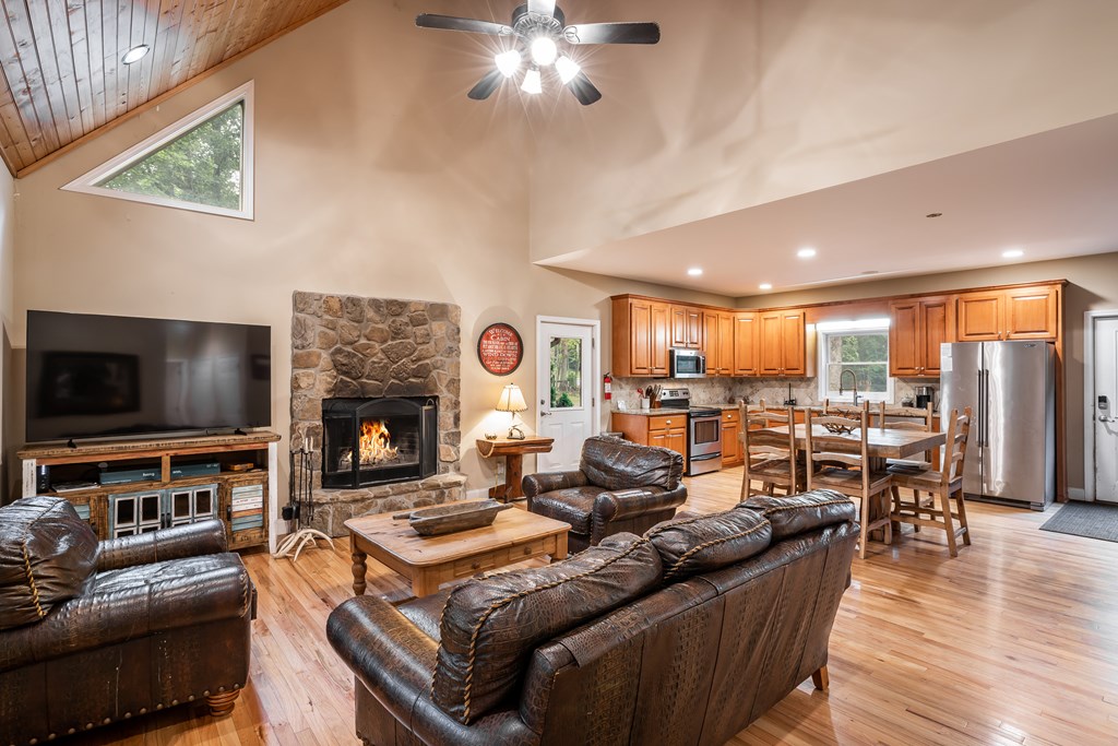 416537 Young Harris Residential