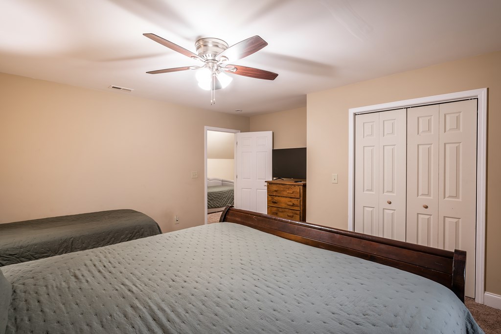 416537 Young Harris Residential