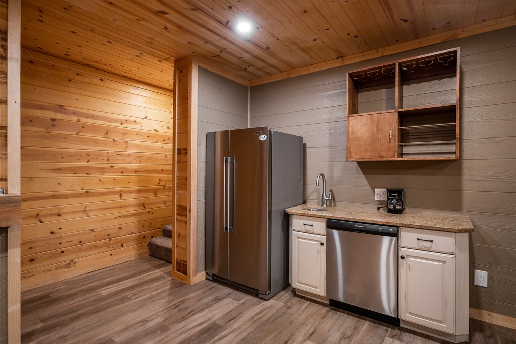 416537 Young Harris Residential