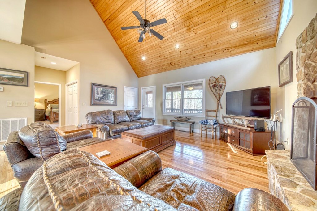 416537 Young Harris Residential