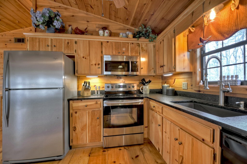 416550 Cherry Log Residential