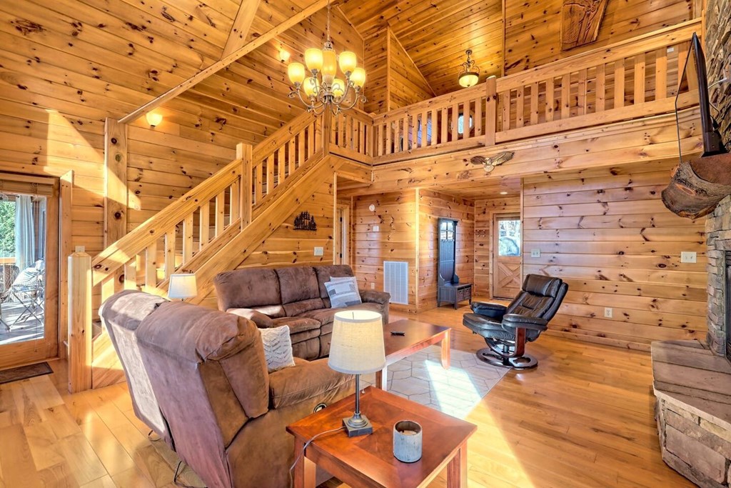 416552 Mineral Bluff Residential
