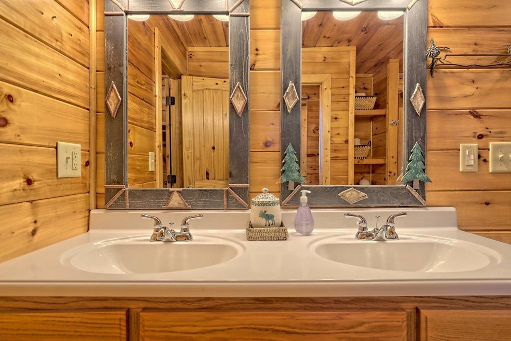 416552 Mineral Bluff Residential
