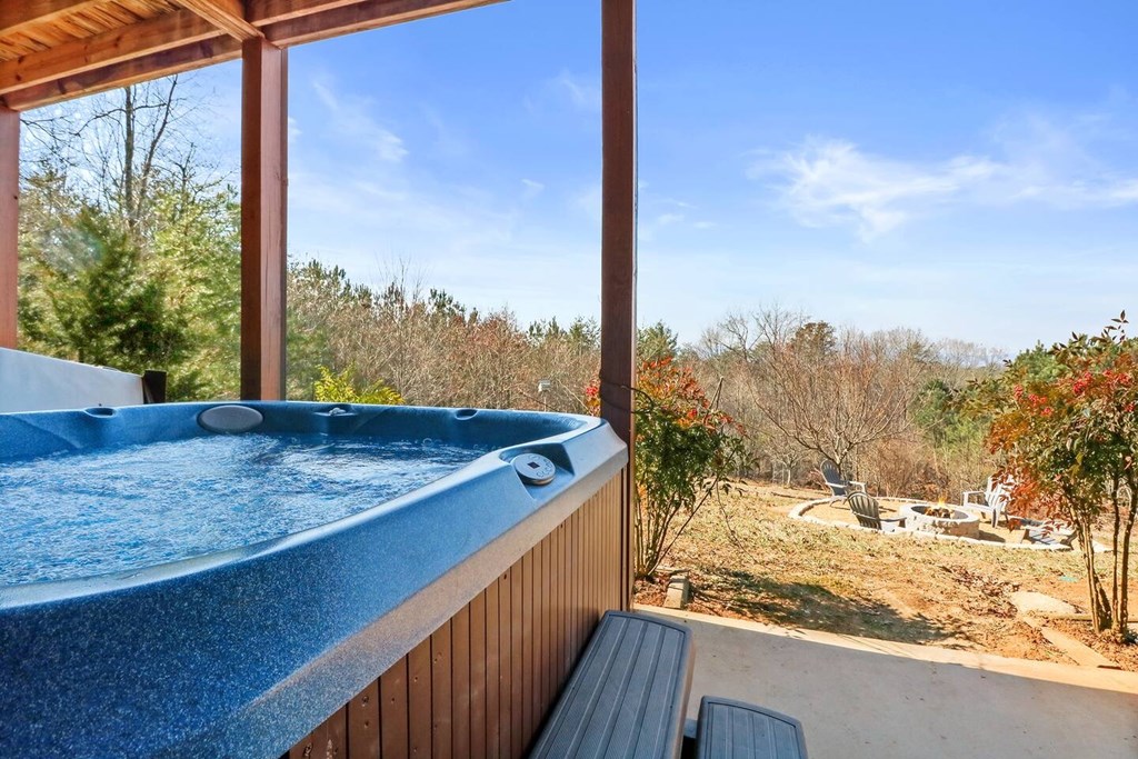 416552 Mineral Bluff Residential