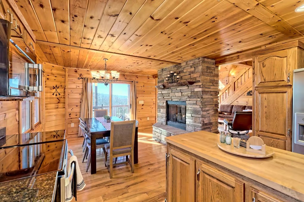 416552 Mineral Bluff Residential