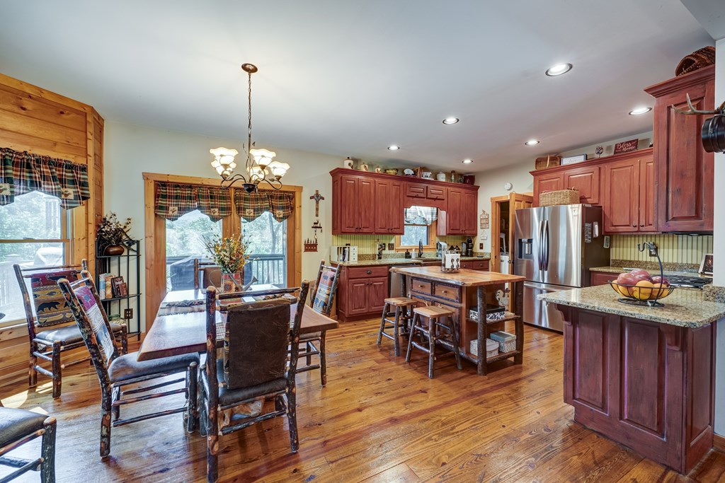 416559 Talking Rock Residential