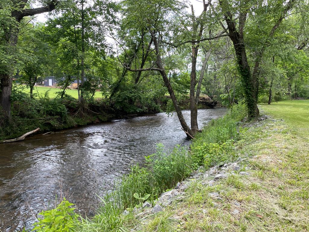 416560 Hayesville 