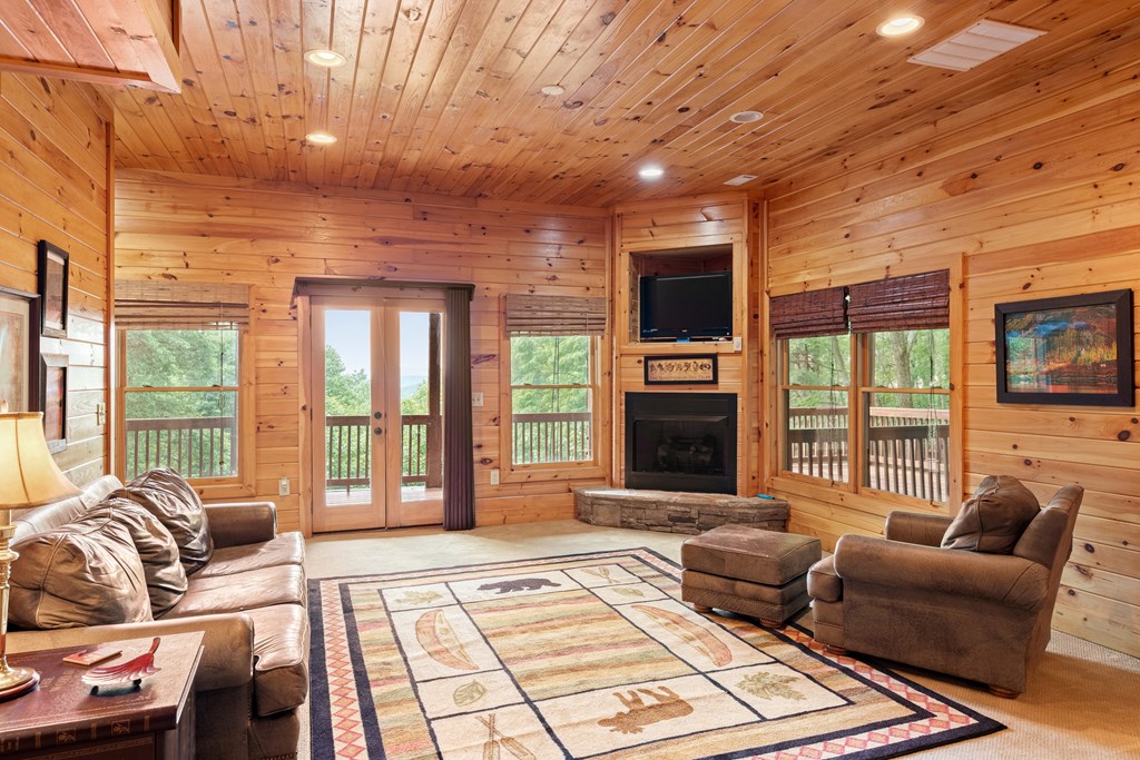 416579 Mineral Bluff Residential