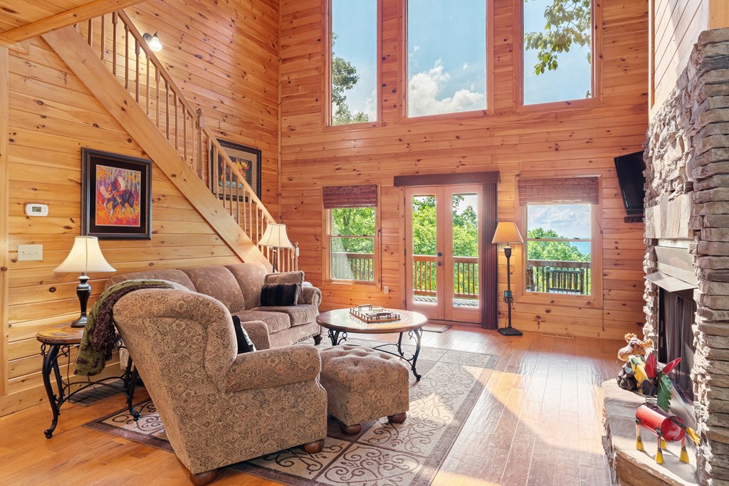416579 Mineral Bluff Residential