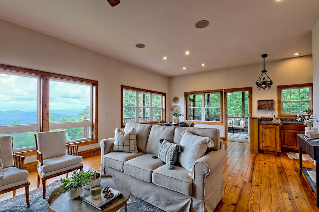 416583 Tallulah Falls Residential