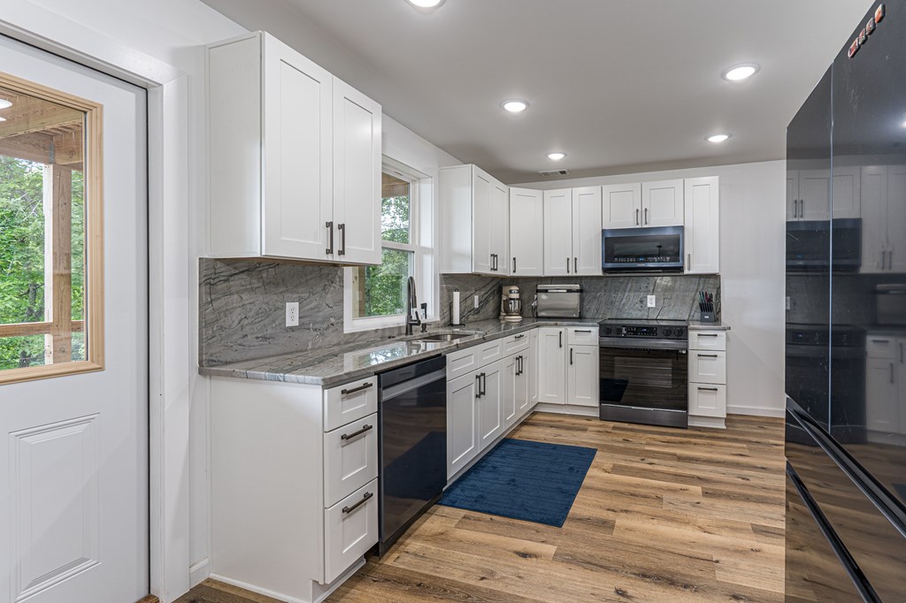 416584 Murphy Residential