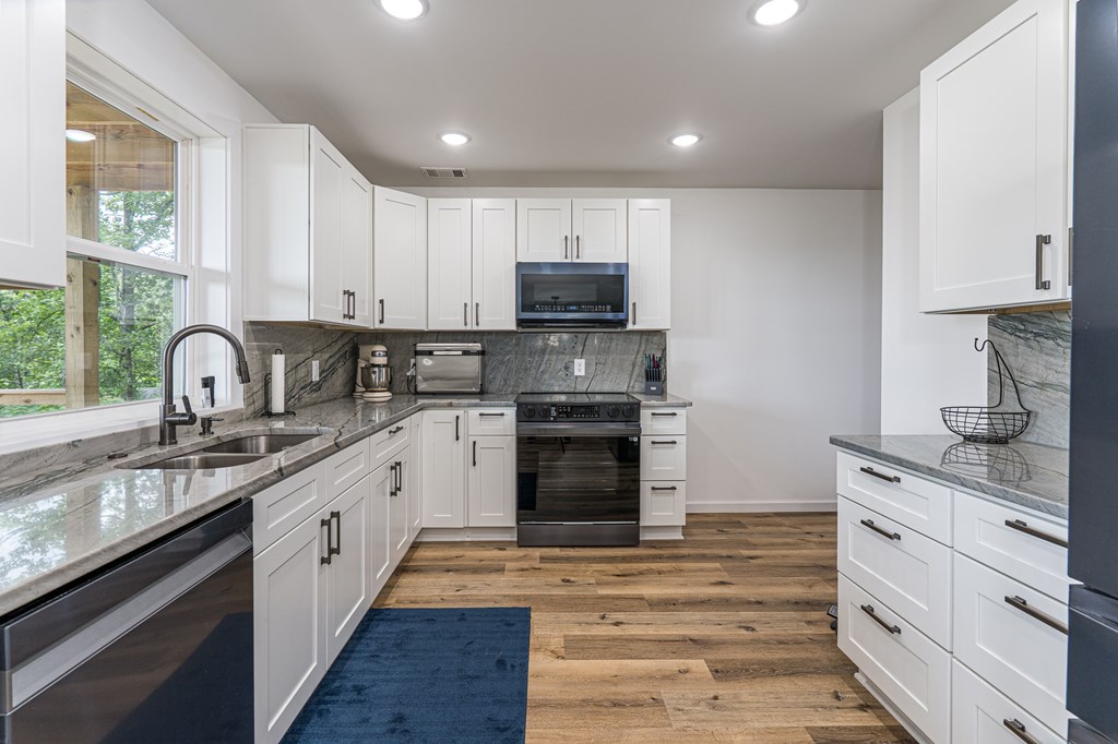 416584 Murphy Residential