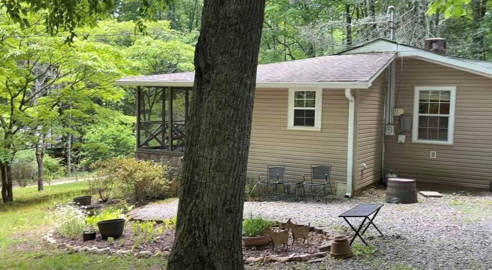 416591 Hayesville 