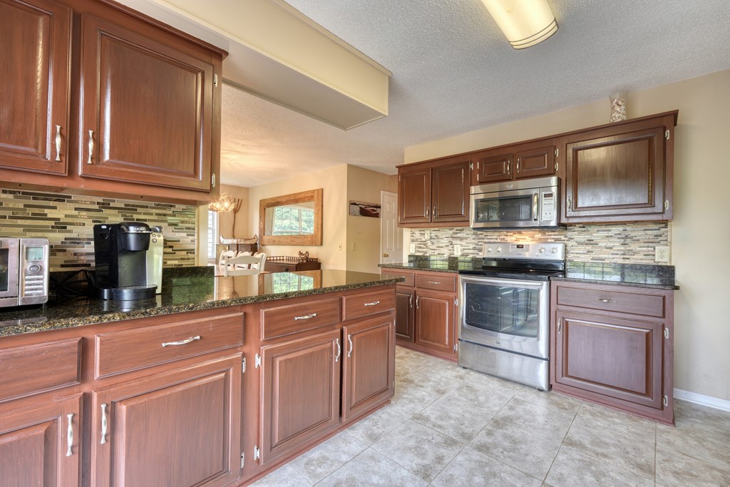 416597 Hayesville Residential