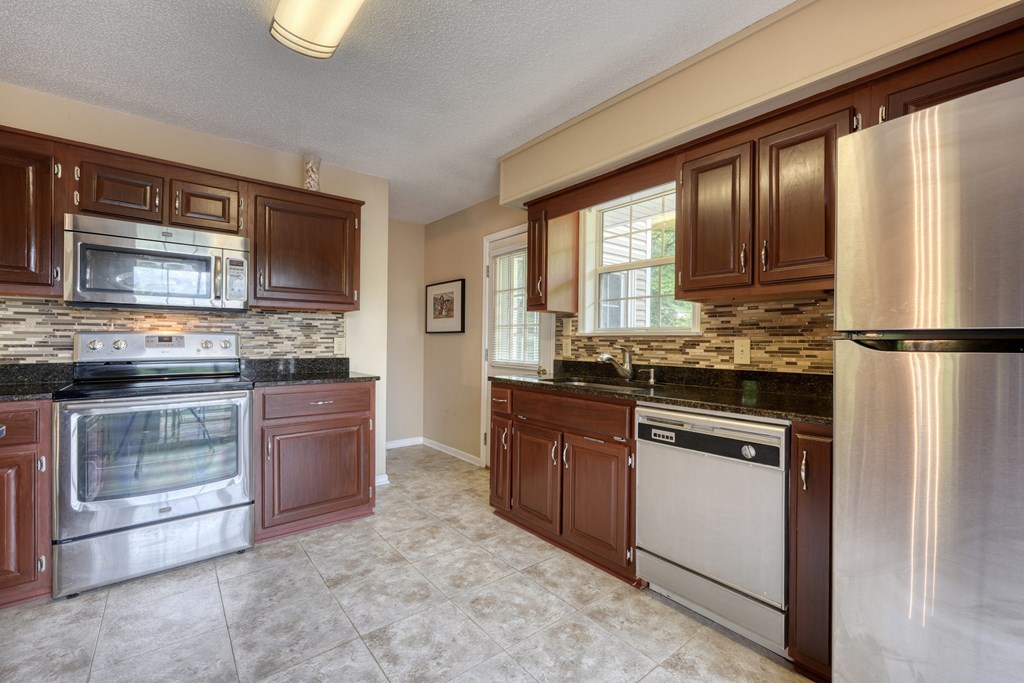 416597 Hayesville Residential