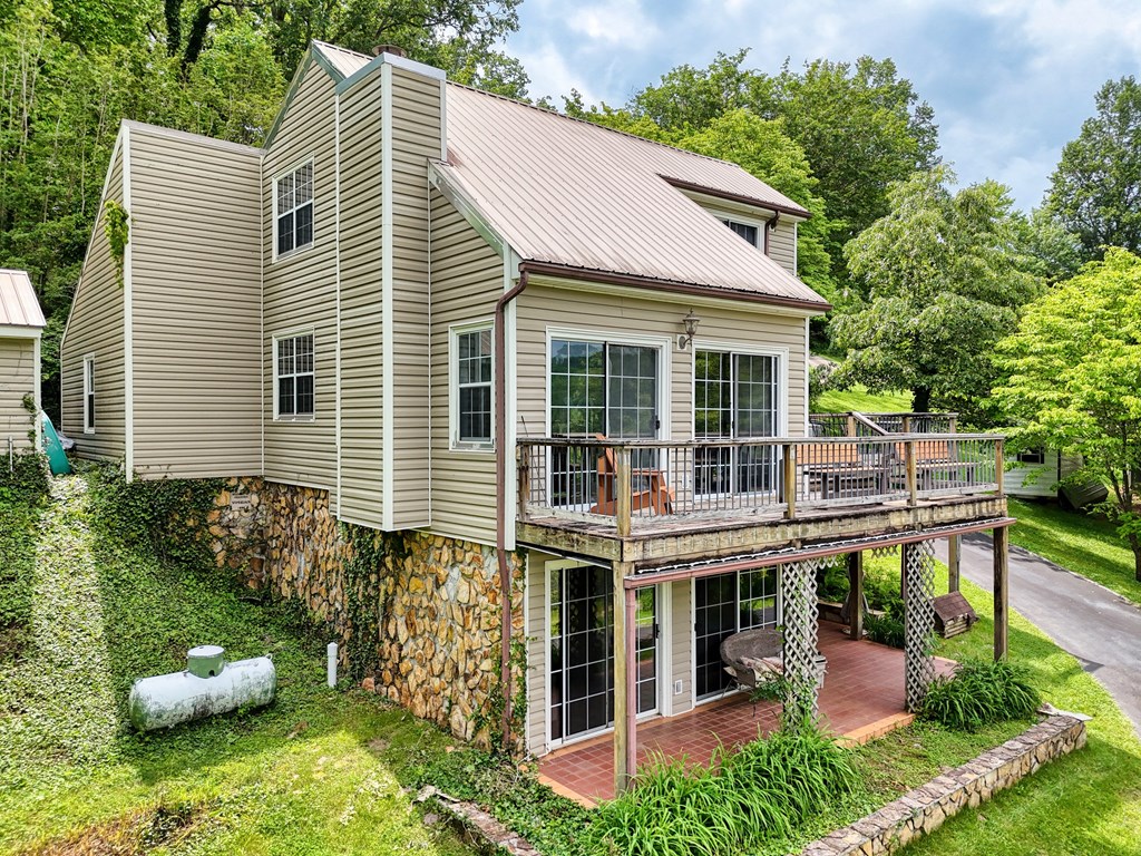 416597 Hayesville Residential