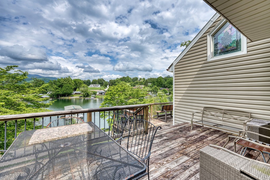416597 Hayesville Residential